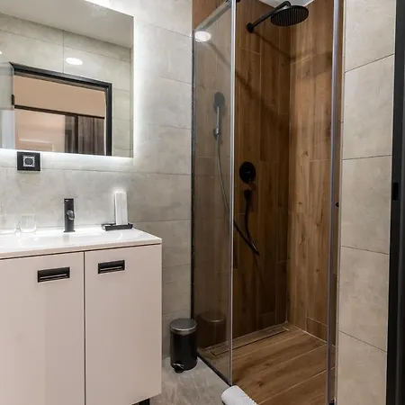 Silver Luxury Apartment *