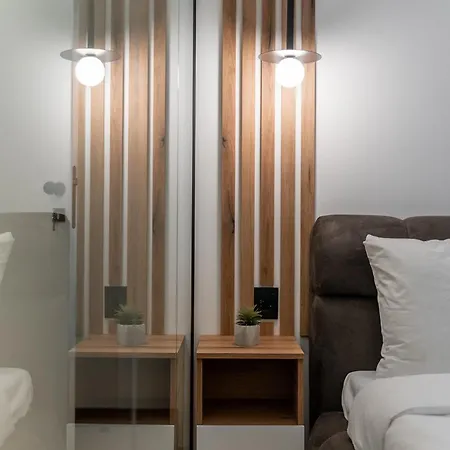 Silver Luxury Apartment *