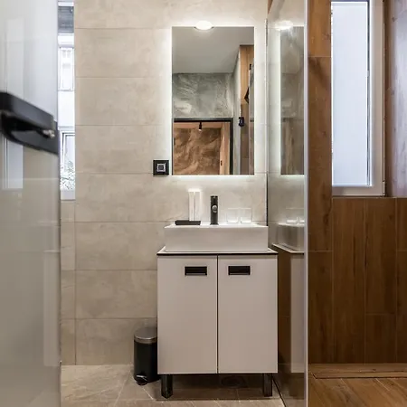 Silver Luxury Apartment *