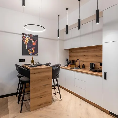 Silver Luxury Apartment *