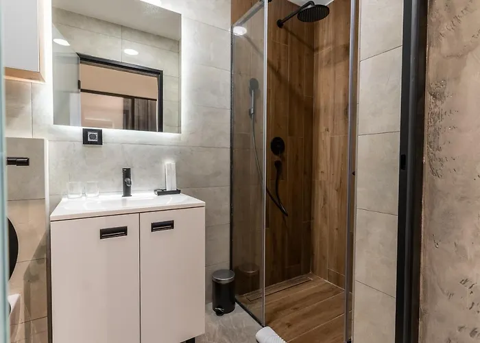 Silver Luxury アパート *