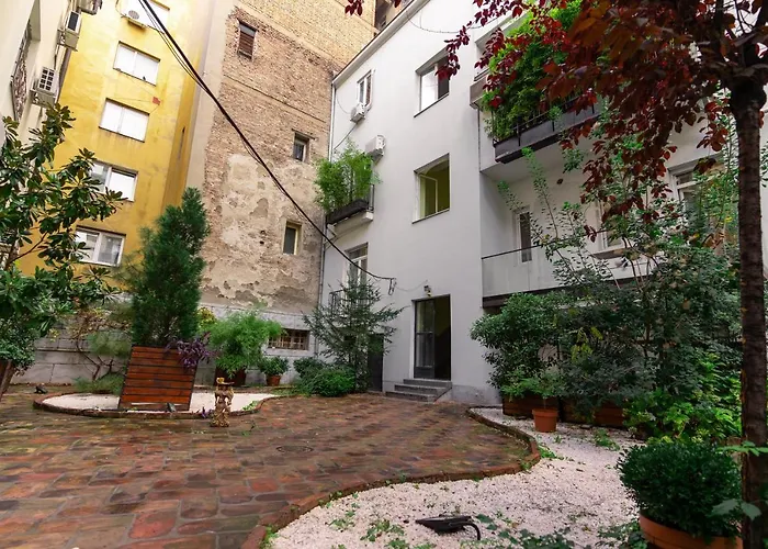 Silver Luxury アパート